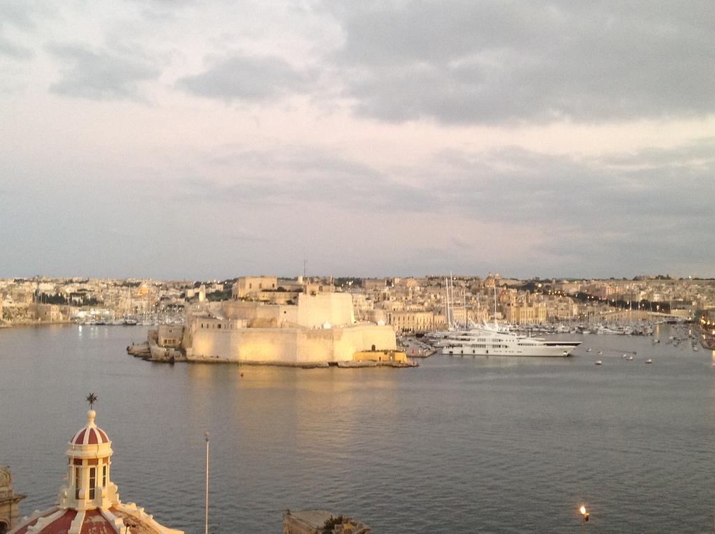 Valletta Harbour View Apartment Exterior photo